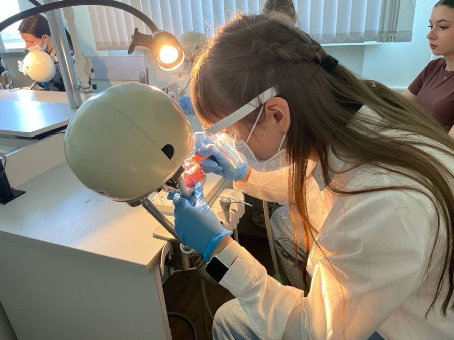 2292 школьника определились с профессией благодаря ВолгГМУ 