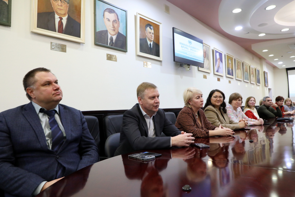 От личного бренда врача до возможностей неотложной помощи: чему учат в Школе главного врача - регион 