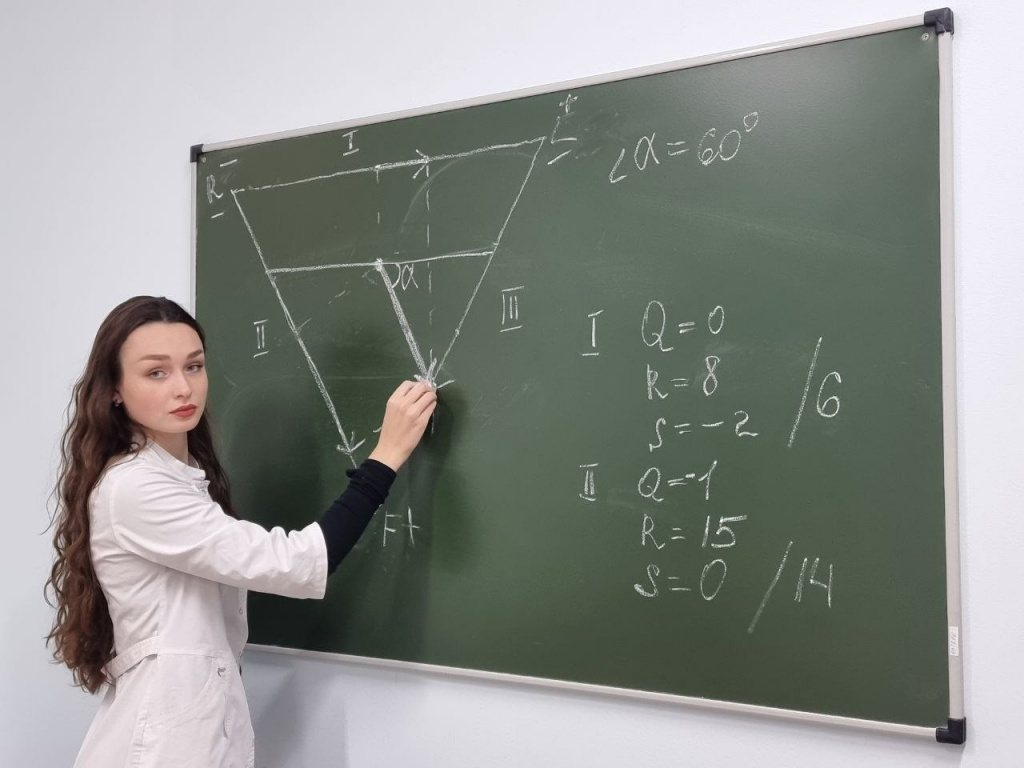 Олимпиады, волонтерство, углубленное изучение английского языка, поездки в «Артек», обучение в медико-биологическом классе Предуниверсария ВолгГМУ стали частью её школьной жизни