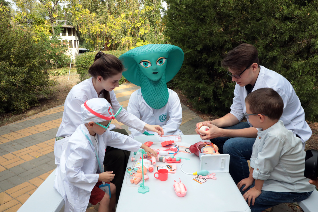 В Клинике №1 ВолгГМУ отпраздновали 15-летие отделения вспомогательных репродуктивных технологий 