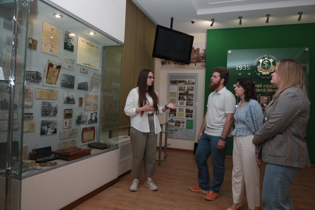 В музее истории ВолгГМУ подвели итоги культурно-просветительской программы «Наследие ВолгГМУ» 