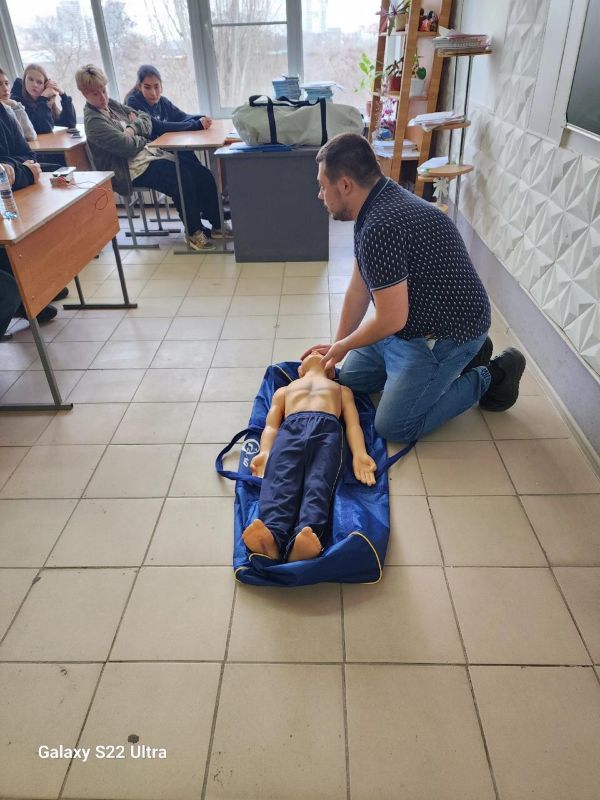 Специалисты ВолгГМУ обучили навыкам реанимации