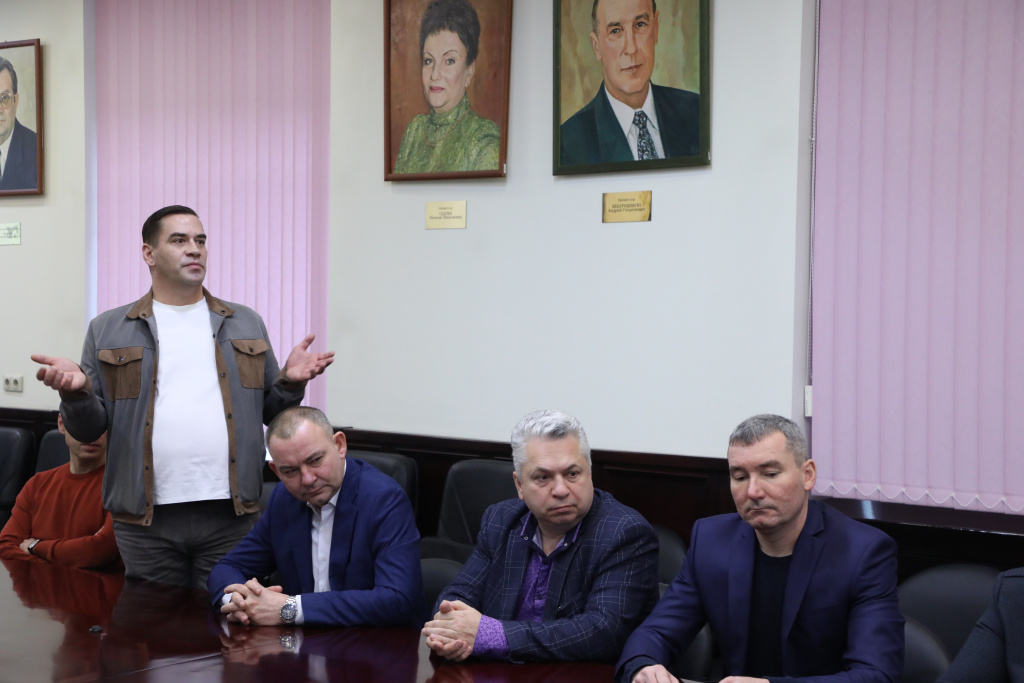 Получили знания и обменялись опытом: как прошла программа «Школа главного врача - регион»