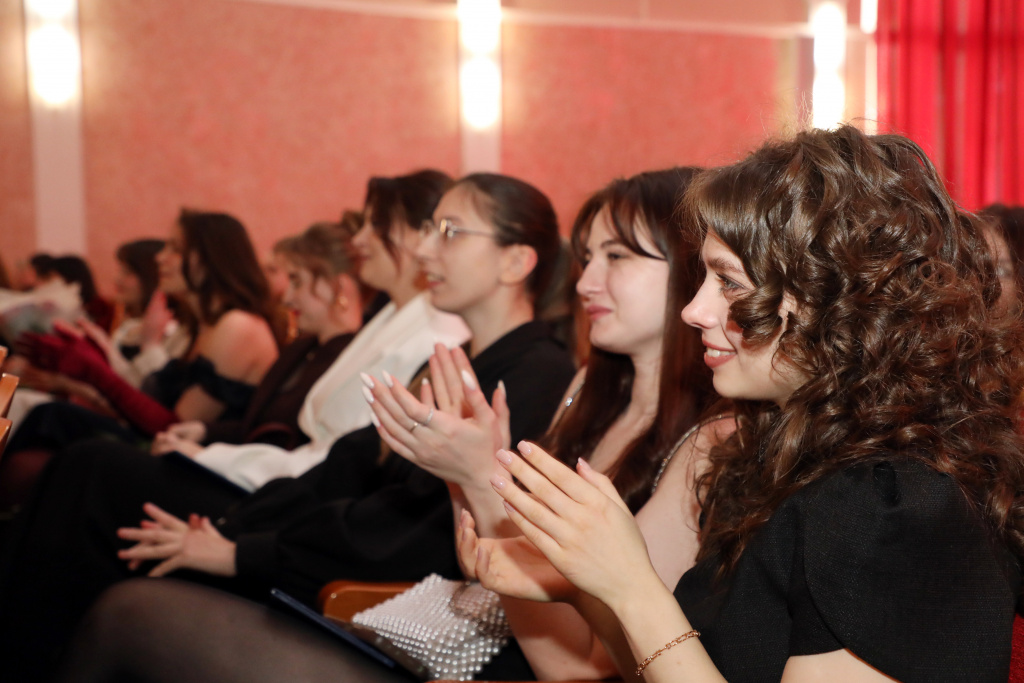 В ВолгГМУ Минздрава России состоялась торжественная церемония вручения дипломов выпускникам направления подготовки клиническая психология, магистрантам менеджмента и общественного здоровья