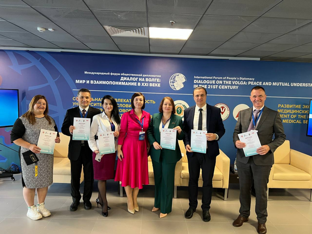 Круглый стол «Развитие экспорта медицинских услуг» Круглый стол «Развитие экспорта медицинских услуг»