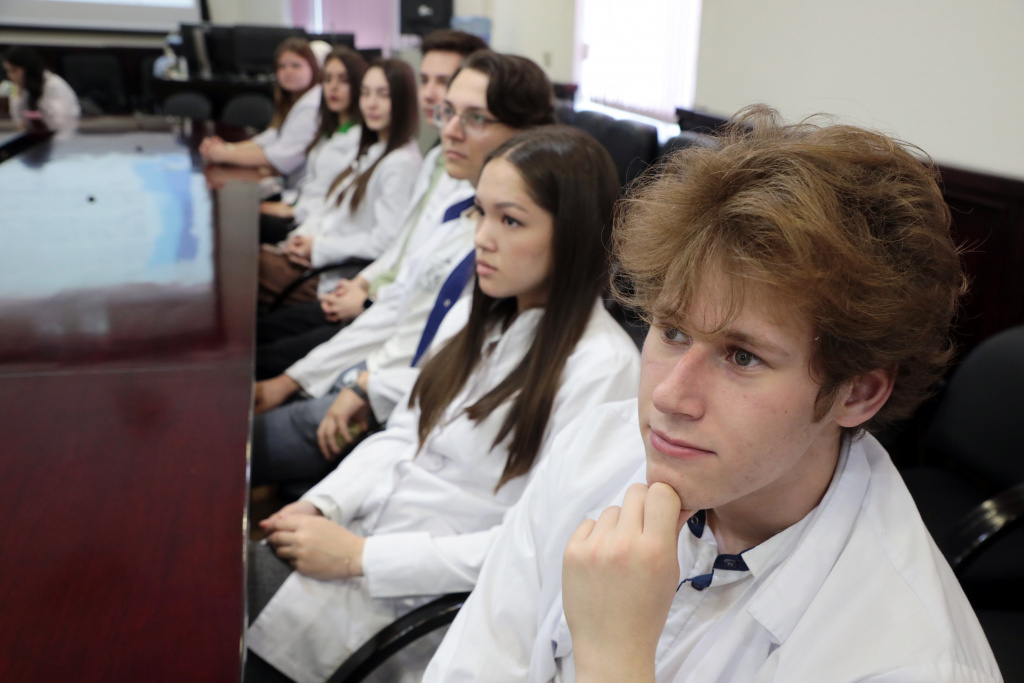 В ВолгГМУ состоялся Круглый стол в честь 80-летия Великой Победы