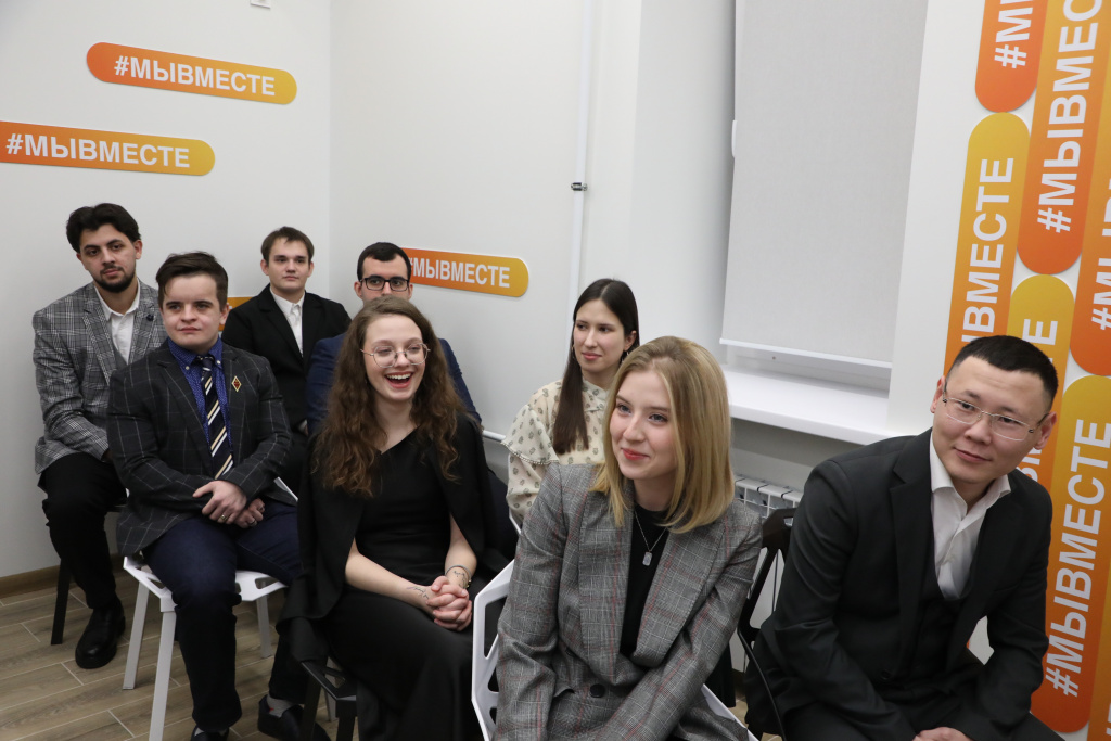 Активисты ВолгГМУ в новом пространстве провели открытый диалог с ректором