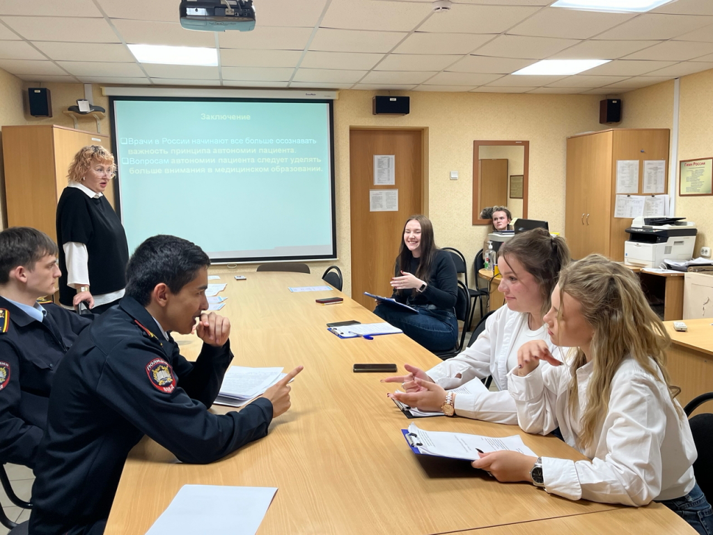 Студенты ВолгГМУ приняли участие в работе межвузовского семинара в Академии МВД
