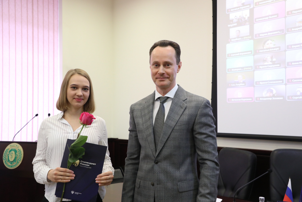 Ректор наградил стипендиатов, на участвовавших в церемонии