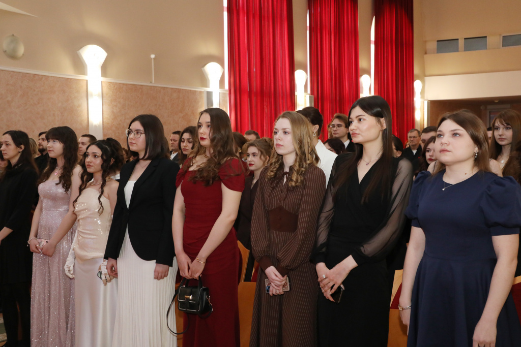 В ВолгГМУ Минздрава России состоялась торжественная церемония вручения дипломов выпускникам направления подготовки клиническая психология, магистрантам менеджмента и общественного здоровья