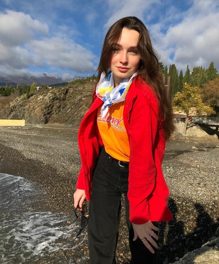 Олимпиады, волонтерство, углубленное изучение английского языка, поездки в «Артек», обучение в медико-биологическом классе Предуниверсария ВолгГМУ стали частью её школьной жизни