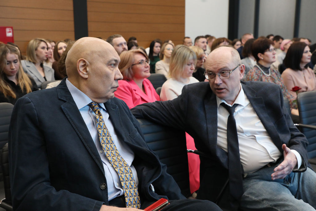 Профессор Павел Мозговой