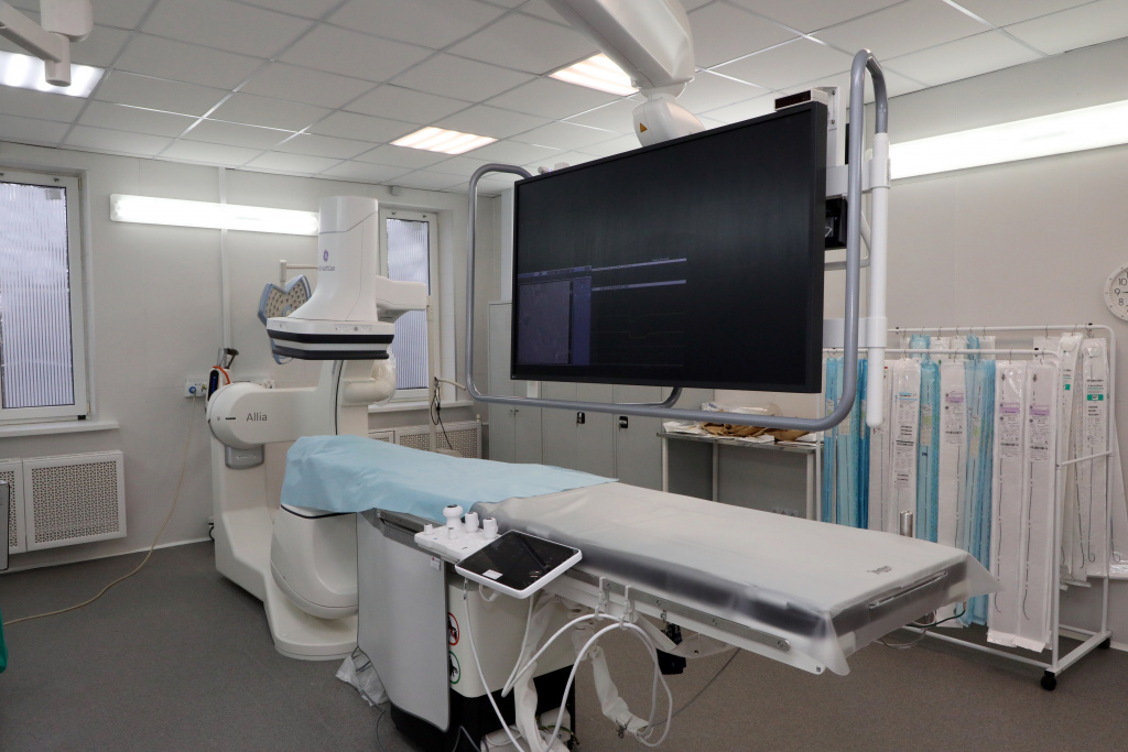 Ангиографическая рентгеновская система