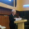 Тарасова Наталья Валерьевна выступает с научным докладом.jpg