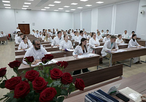 Выпускники педиатрического факультета сдали государственный экзамен 